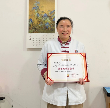 把老人放心上，被老人装心里——她是护理员黄青秀