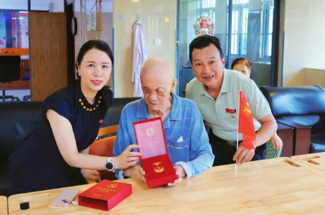 党旗映银发 温情暖康养！以党建温度点亮最美夕阳红