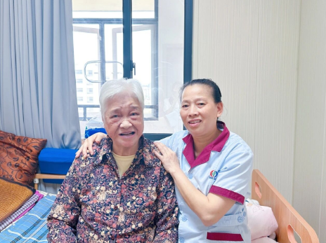 “我在家里请护工也花这些钱，但未必遇到这么好的人”